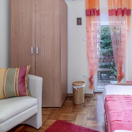 Dom wakacyjny Lovely In With Wifi *