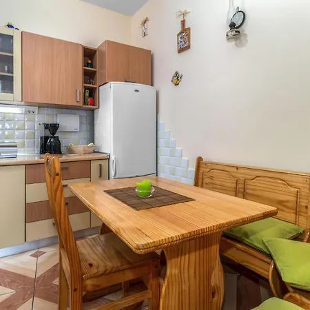 Dom wakacyjny Lovely In With Wifi *